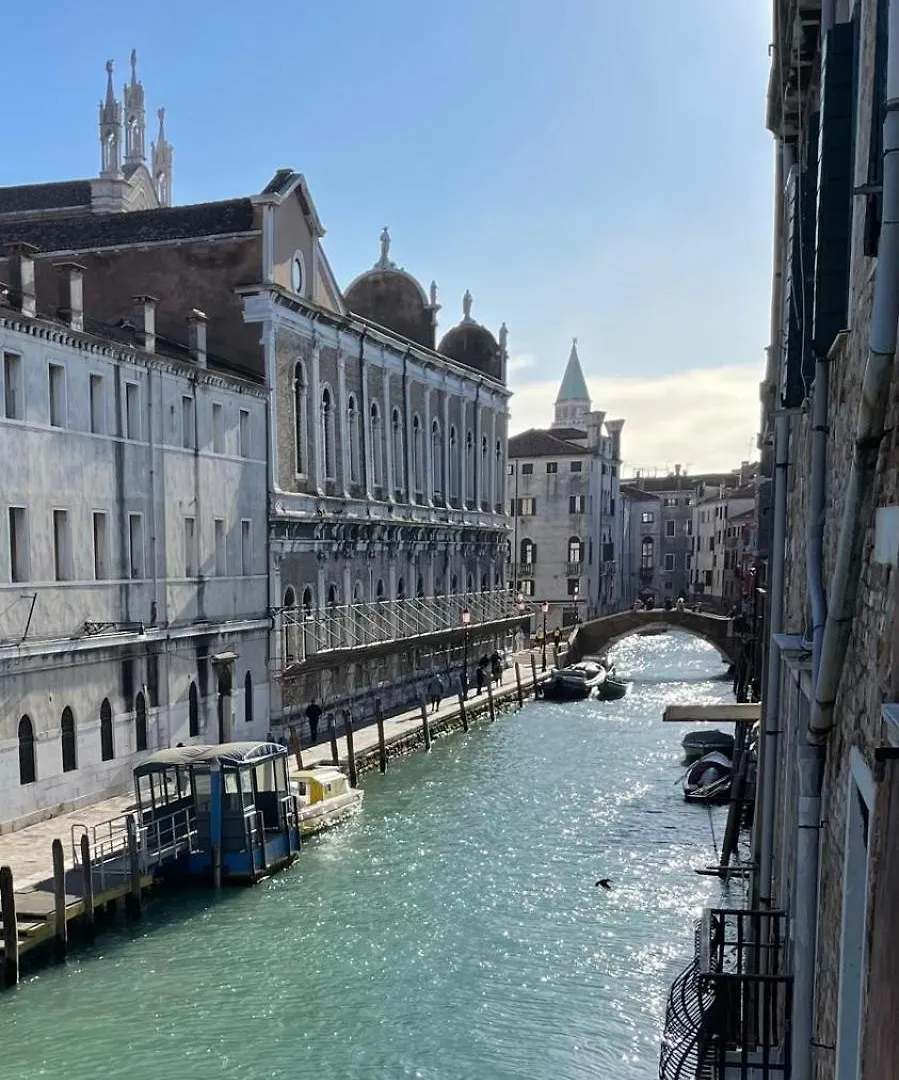 Residenza Stardust Suite With Canal View Velence